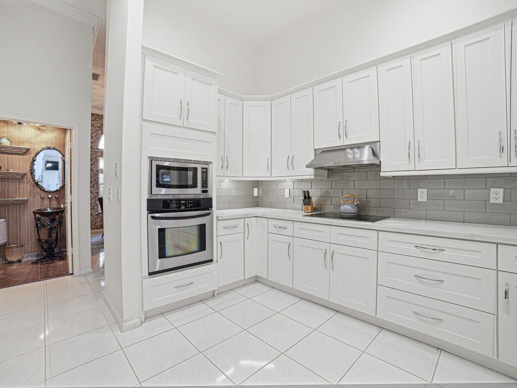 10791 River Glenn Drive
