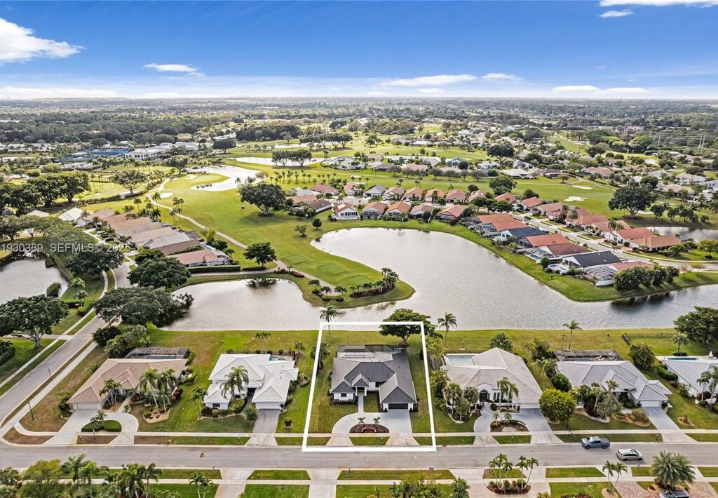 11127 Boca Woods Ln
