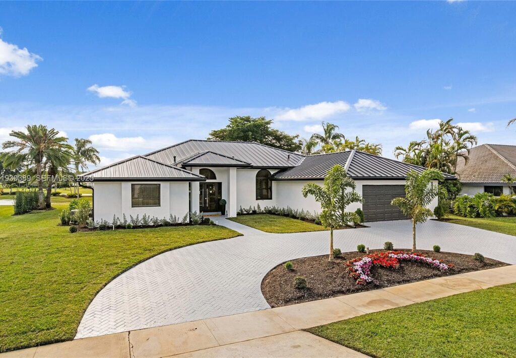 11127 Boca Woods Ln