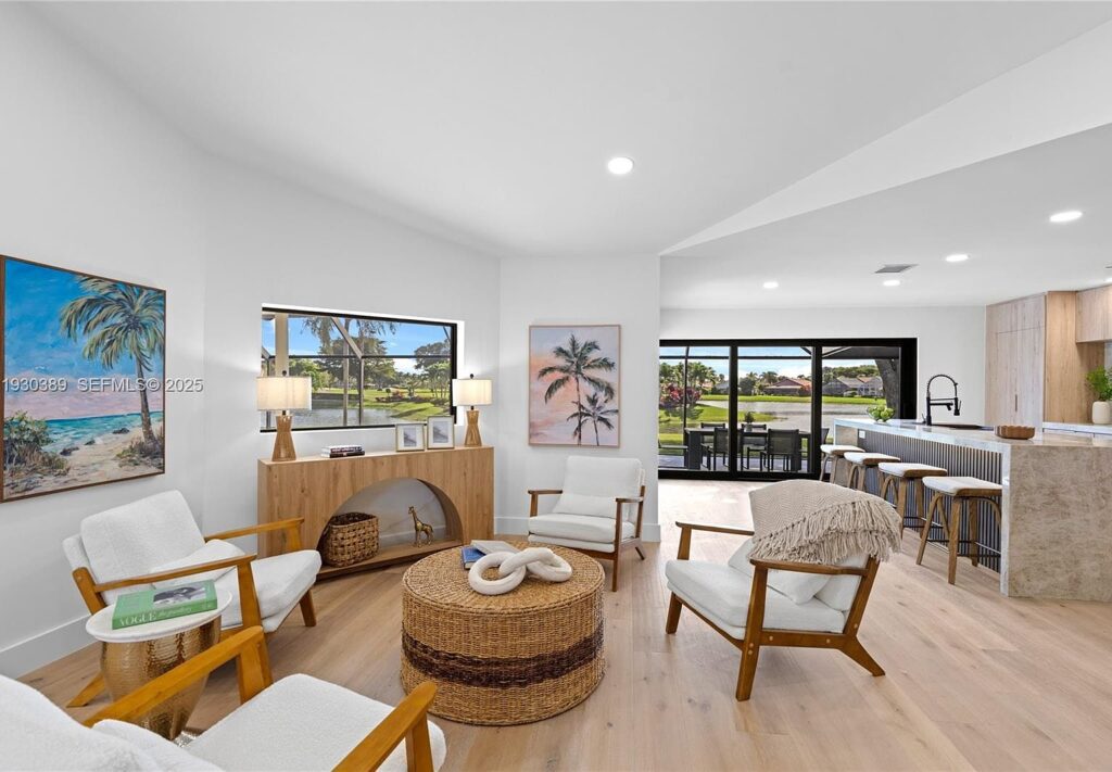 11127 Boca Woods Ln
