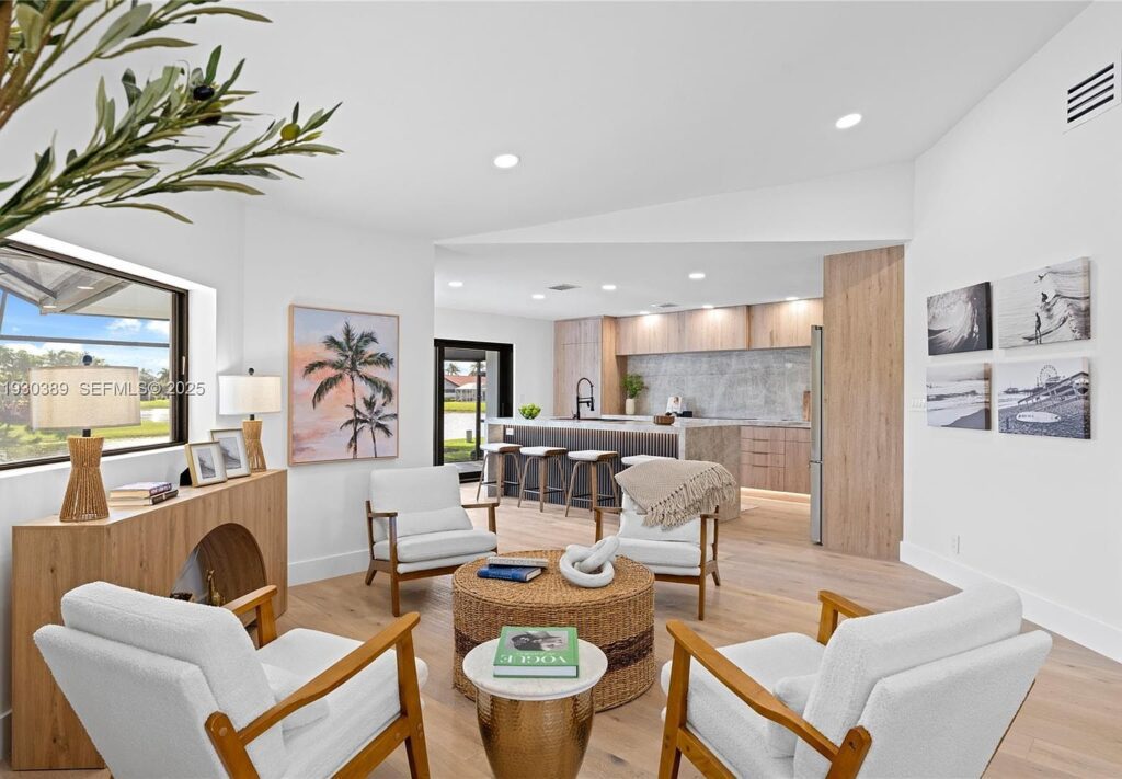 11127 Boca Woods Ln