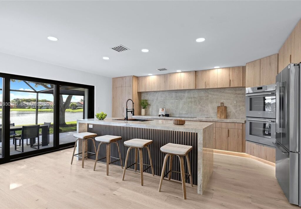 11127 Boca Woods Ln
