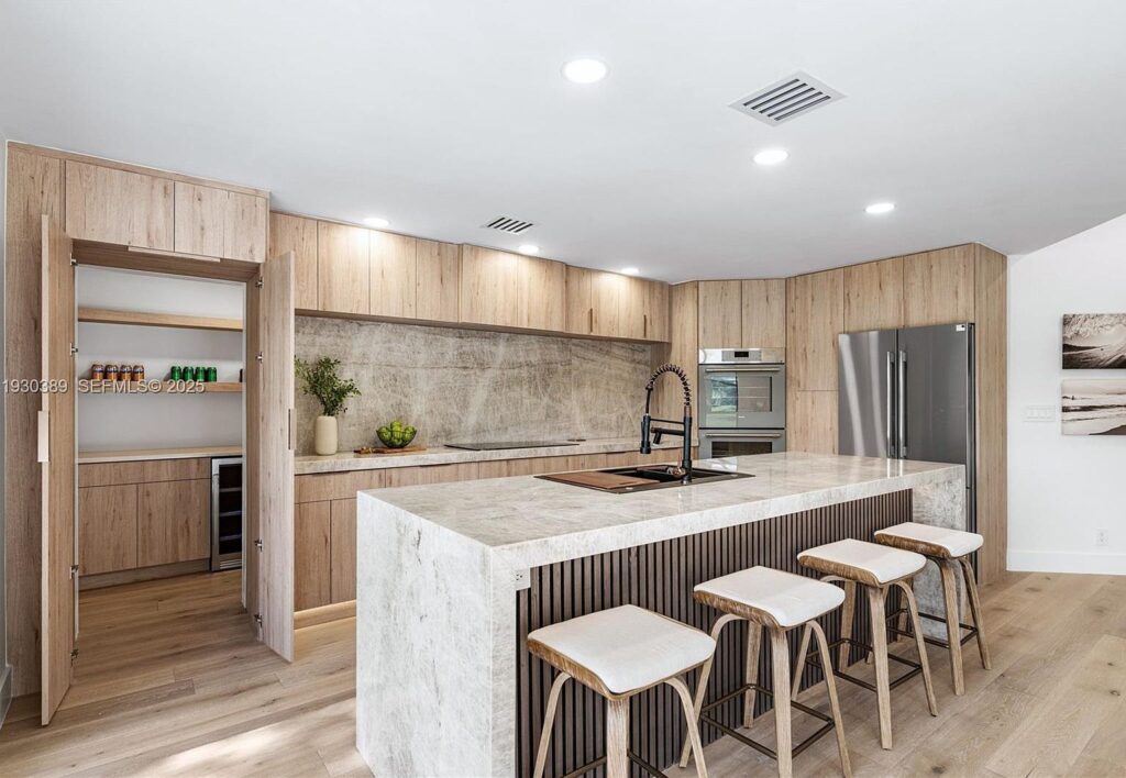 11127 Boca Woods Ln