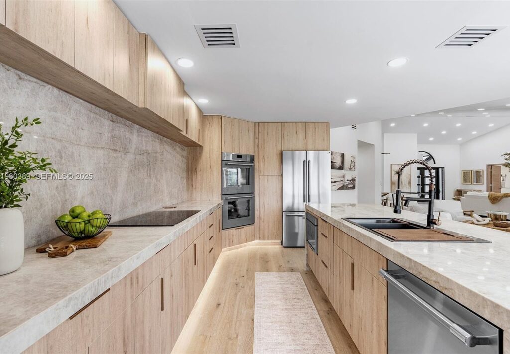 11127 Boca Woods Ln