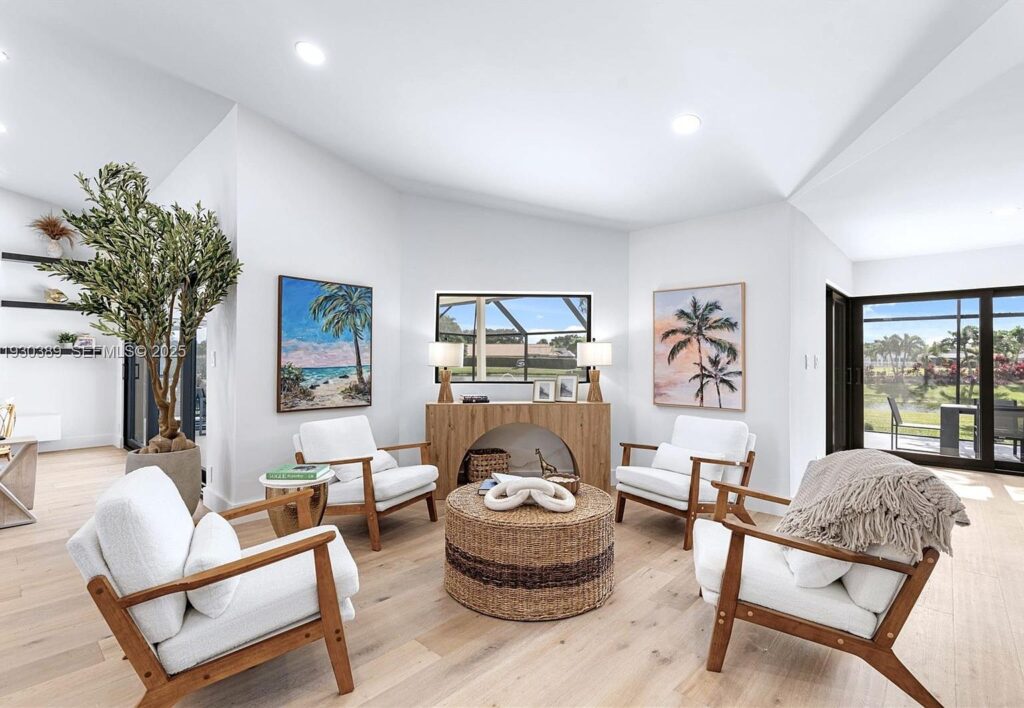 11127 Boca Woods Ln
