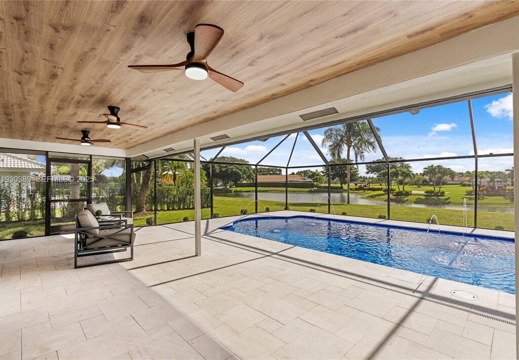 11127 Boca Woods Ln