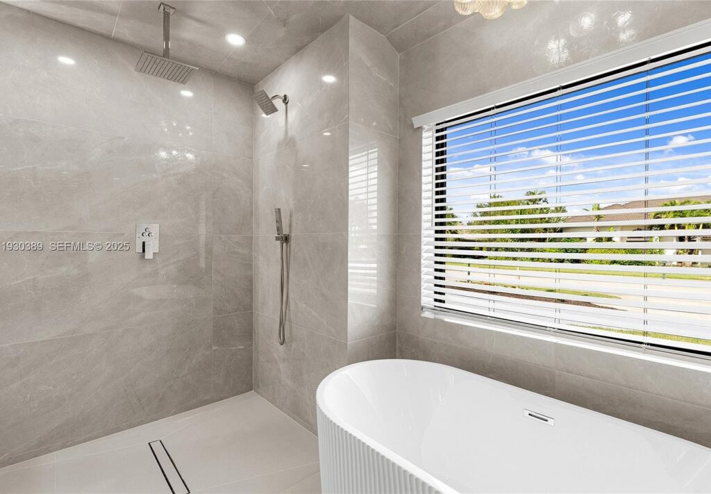 11127 Boca Woods Ln