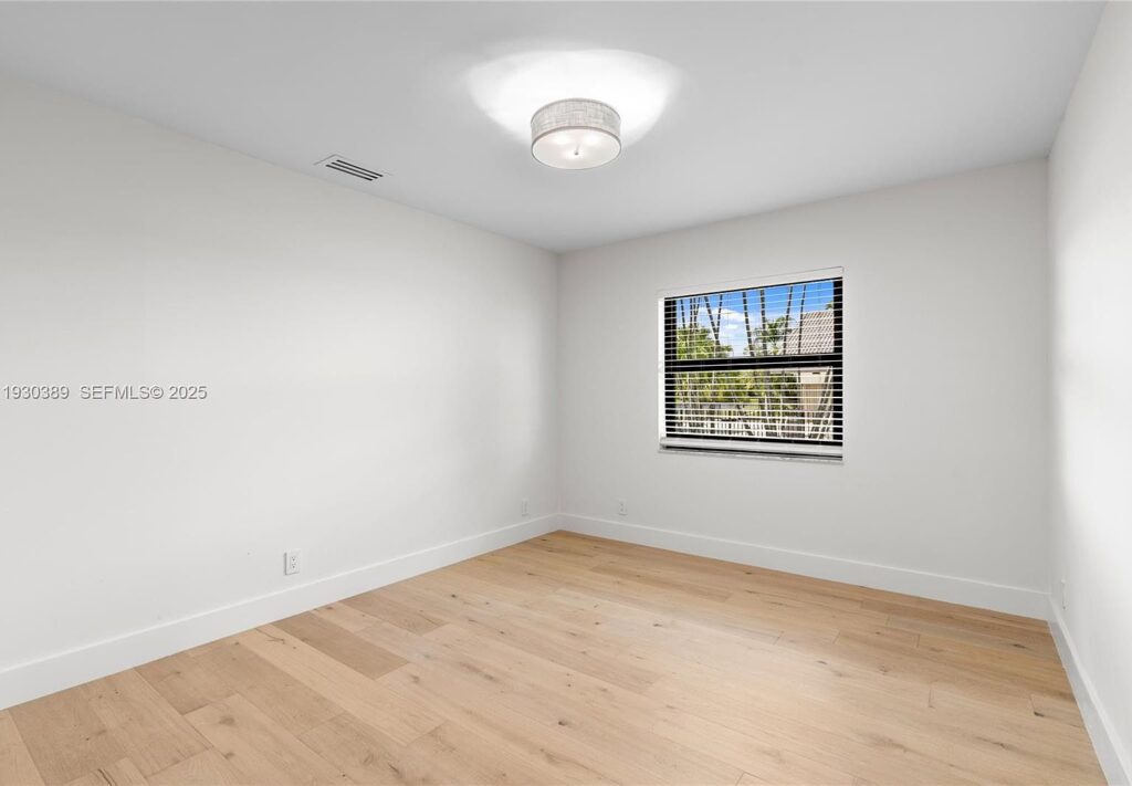 11127 Boca Woods Ln