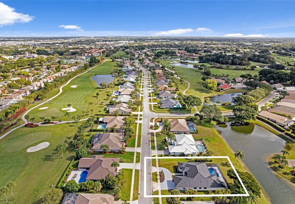 11127 Boca Woods Ln